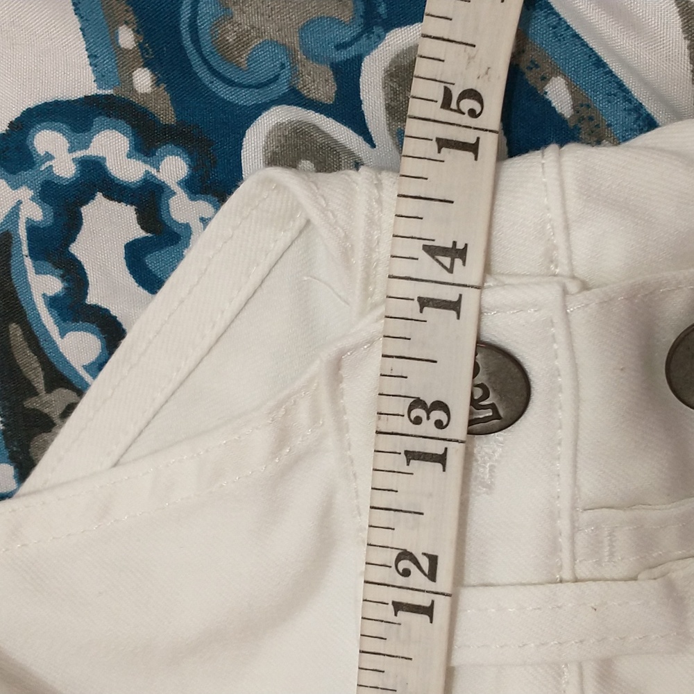 Lee Ladies cover all shorts  size medium and size extra small  white NWT - Picture 13 of 13